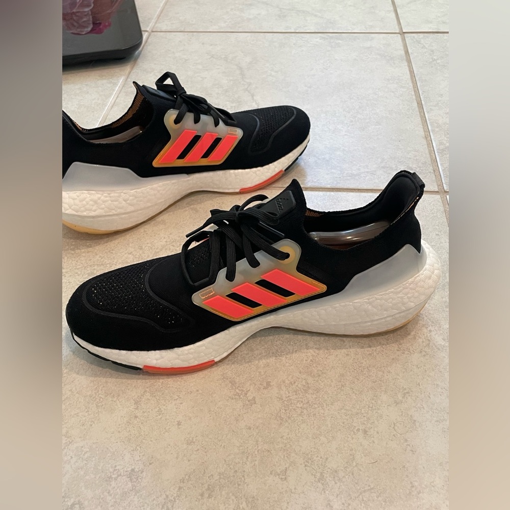 Adidas - Picture 2 of 5